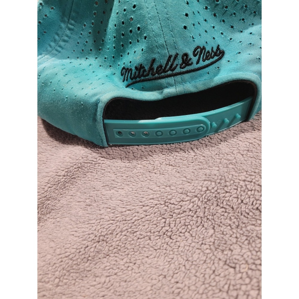 Vancouver Grizzlies Hat Cap Basketball Mitchell & Ness Adjustable Snapback NBA - Picture 5 of 8